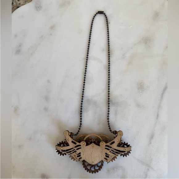GREEN TREE Steampunk
Wooden Gear Necklace Oil
Diffuser Winged Kinetic Wood - Picture 10 of 12